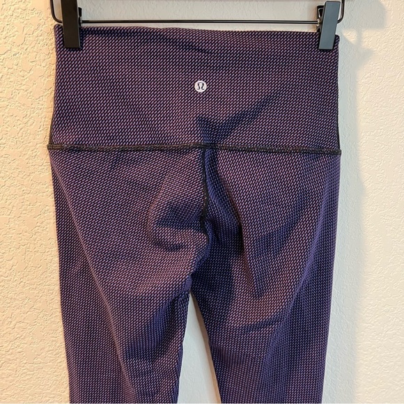 Women’s Lululemon purple athletic full length leggings size 8 - Picture 4 of 7